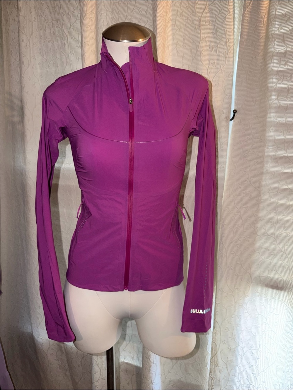 Lululemon fast and free windbreaker